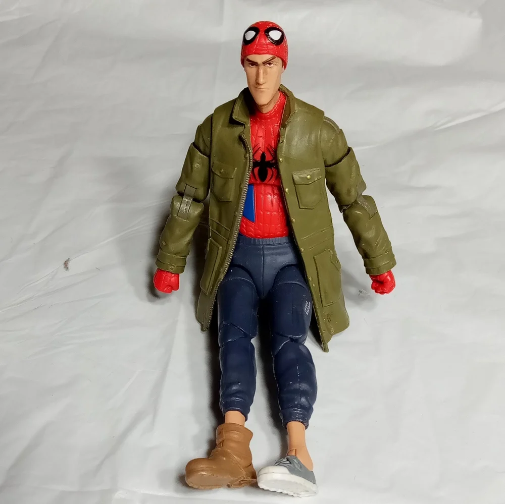 2018 Marvel Spiderman & 2017 Mattel Batman 6" Action Figures - Picture 9 of 13